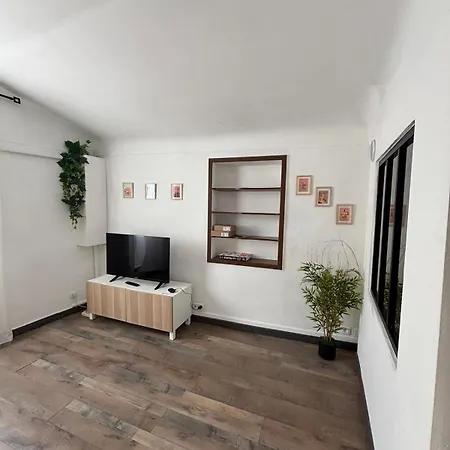 Vieille Climatise Rue Pietonne & A Apartment