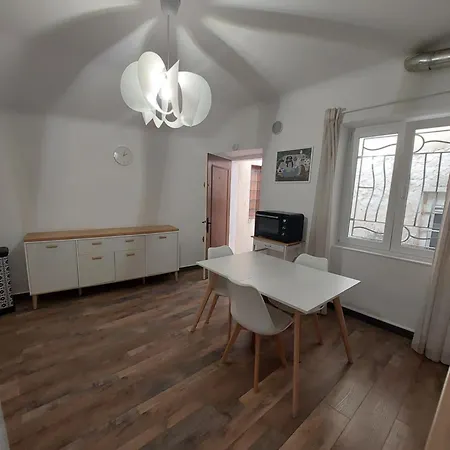 Vieille Climatise Rue Pietonne & A Apartment Menton